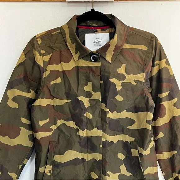*NEW* Hershel Mac Rain Wind Resistant Jacket in Woodland Camo - Picture 4 of 16